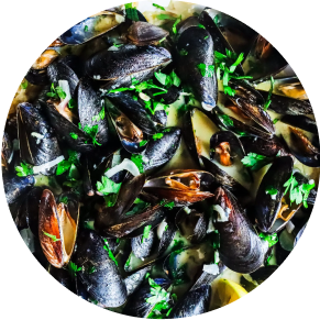 MUSSELS (WHITE OR RED SAUCE)